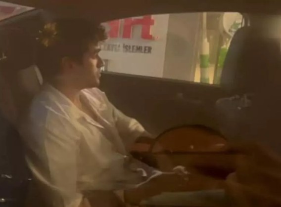 Hayranlarını duymazlıktan geldi!